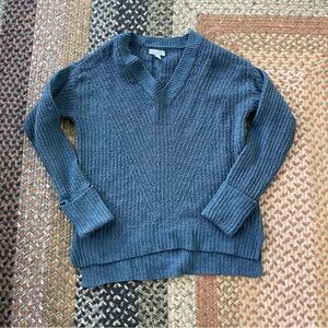 Nine West Blue V-Neck Knit Sweater in Size S